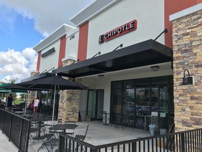 3 Ways a Sunshade Can Bring Business to Your Louisiana Restaurant